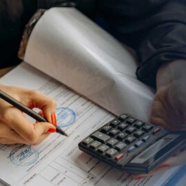 Fato Gerador, hipótese de incidência,  base de cálculo, alíquota e outros termos tributários.